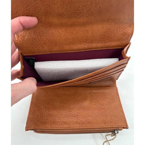 Catchfly Womens Wallet Faux Leather Bifold RFID Brown With Buckle New - Picture 9 of 9